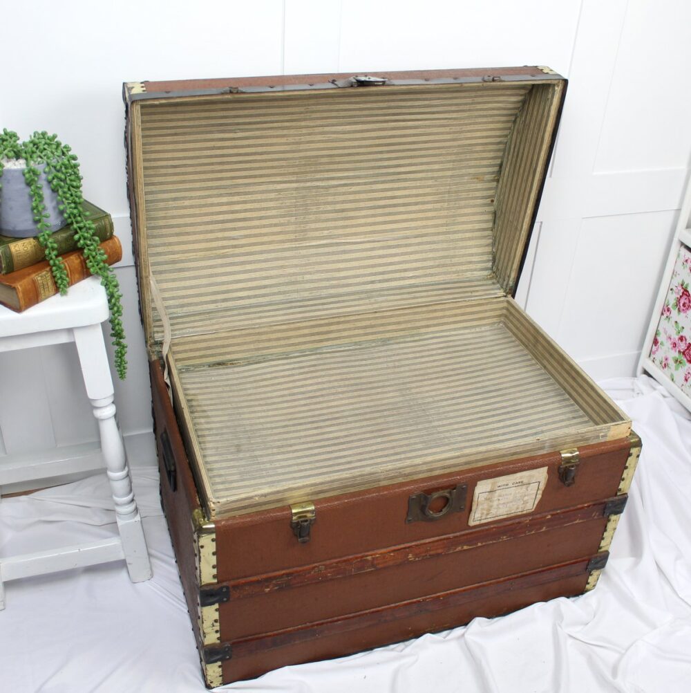 Antique Barrel Top Steamer Trunk. C1920's with Inner Tray. - Image 2