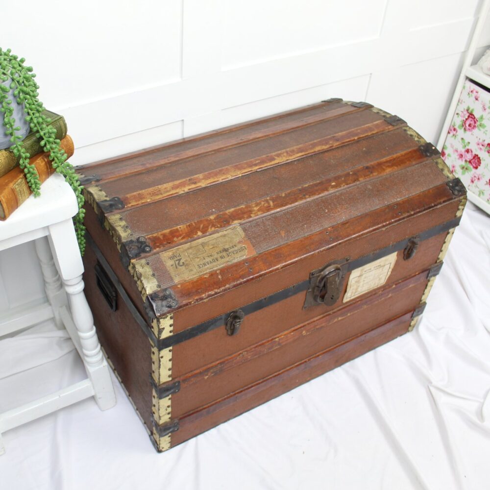 Antique Barrel Top Steamer Trunk. C1920's with Inner Tray. - Image 3
