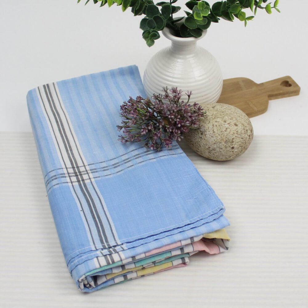 Vintage Stripe Tablecloth. - Image 4